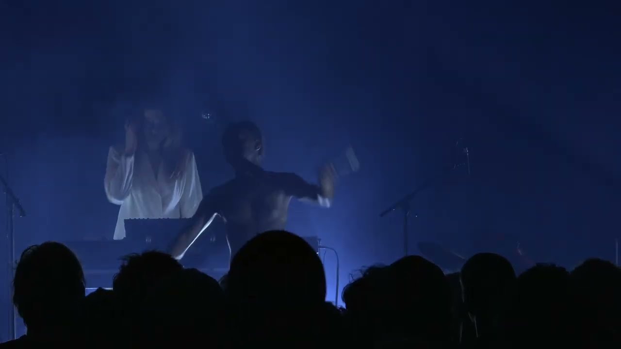 Porcelain ID - Mandown Live at AB - Ancienne Belgique
