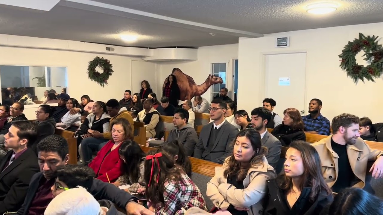 Concierto navideño, primer canto Esther, Sofía, Sierra, Juan Velázquez ￼, orador, Antonio Plata ￼