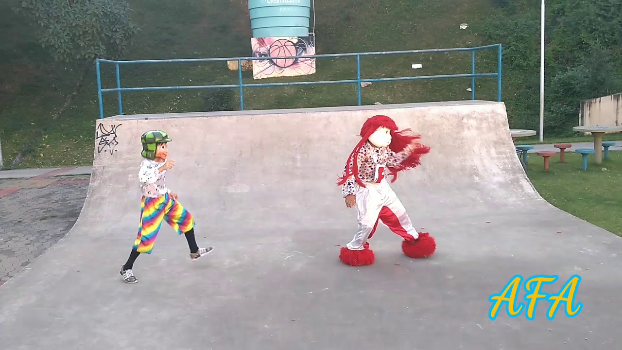 Fofão e chaves dançando - AFA