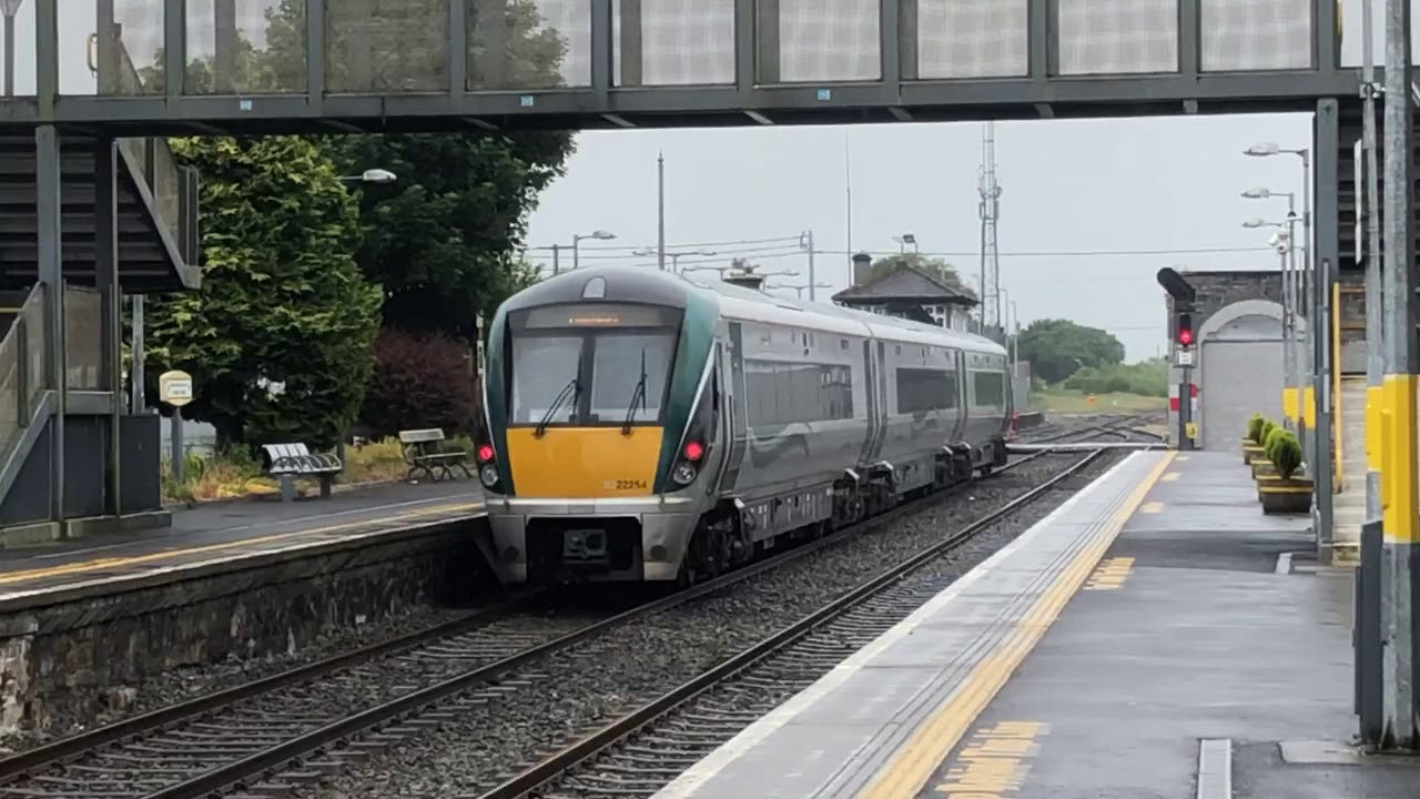 Trains at Athenry (13/6/18)