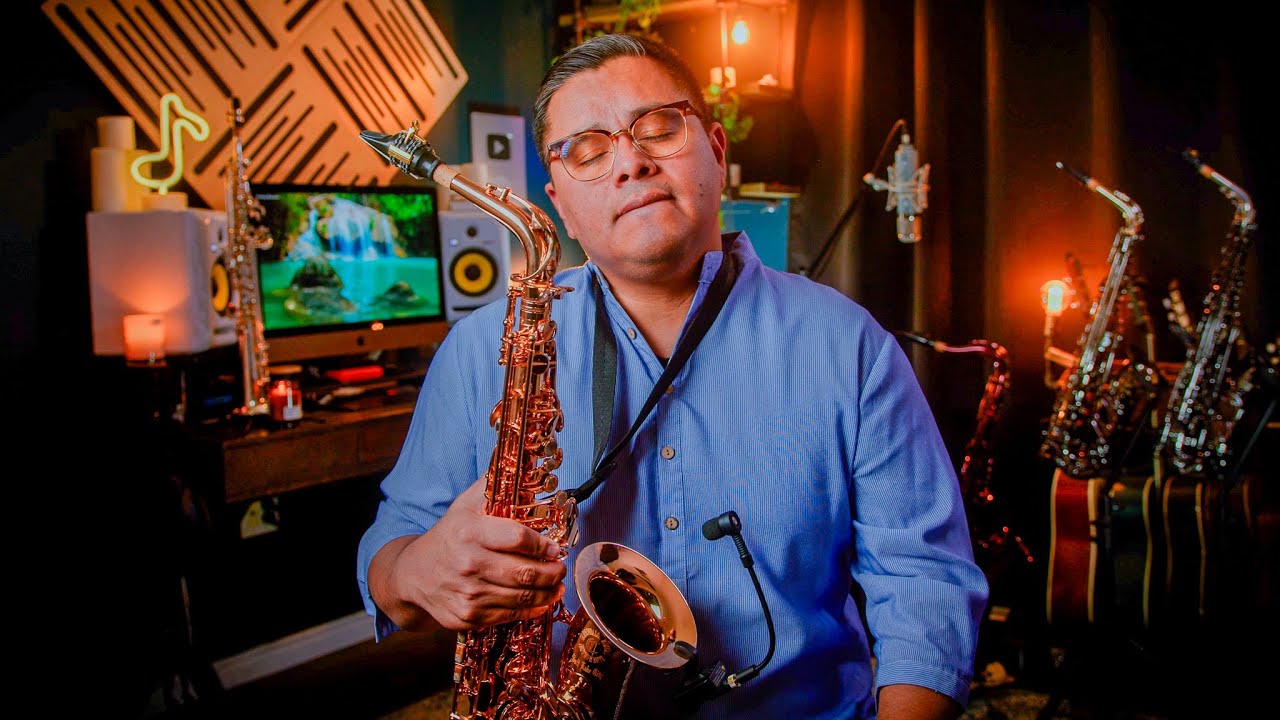 ABOVE ALL Saxophone | Instrumental Christian Music | Uriel Vega