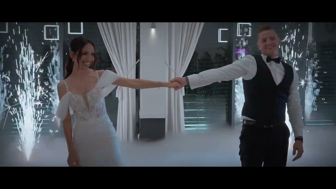 PIERWSZY TANIEC KAROLINY I ARKADIUSZA #wedding #wesele #weddingdance #dance #muzyka #weddingdress