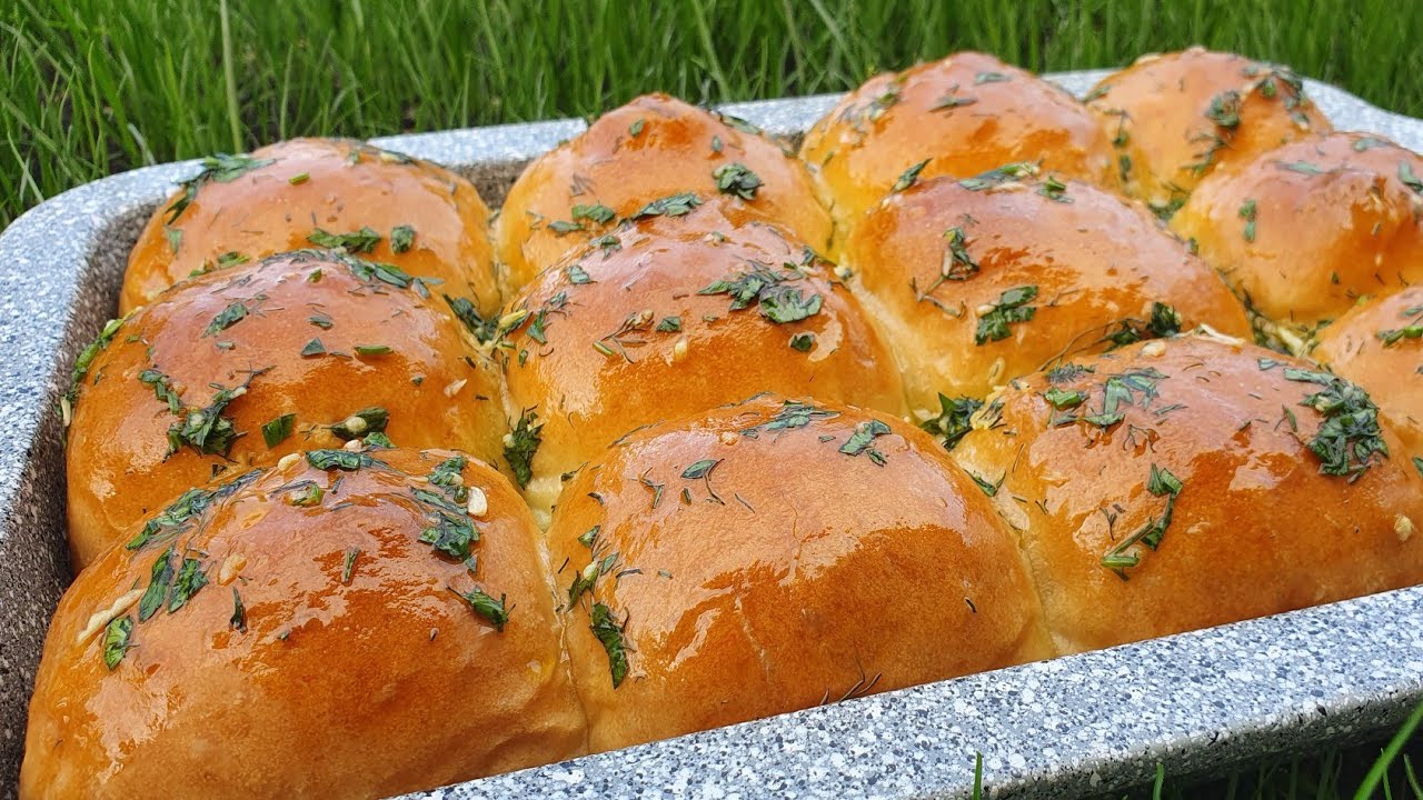 VEZI REŢETA CELOR MAI FINE ŞI PUFOASE CHIFLE,  