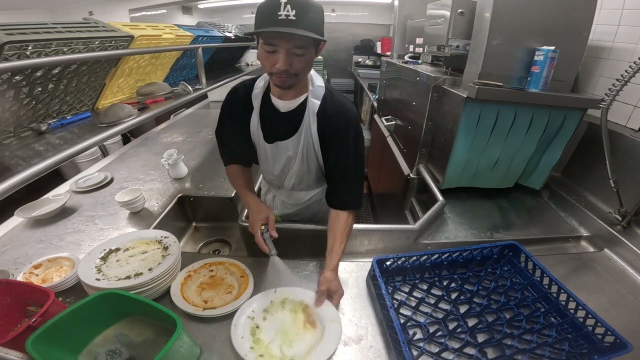 UCLA Student Discovers Hidden Campus Dishwashing Secret