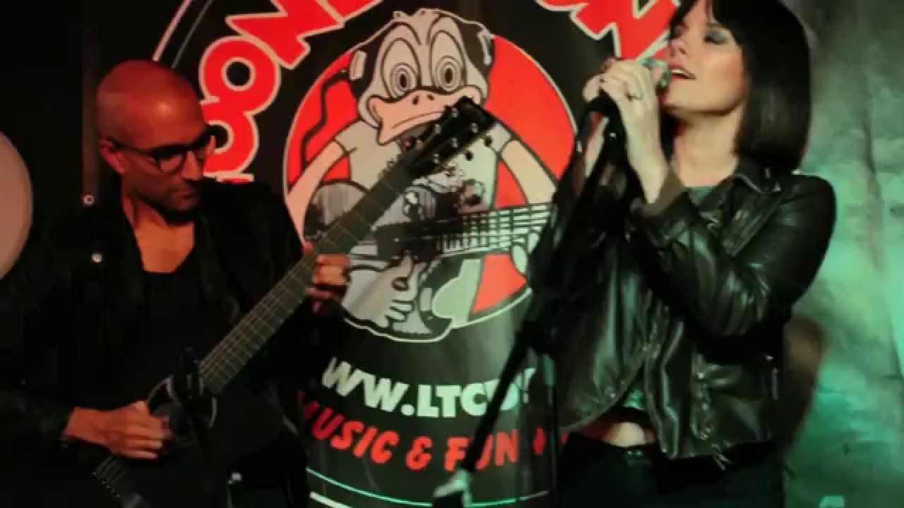 Flyleaf - Platonic (acoustic) @ Looney Tunes CDs