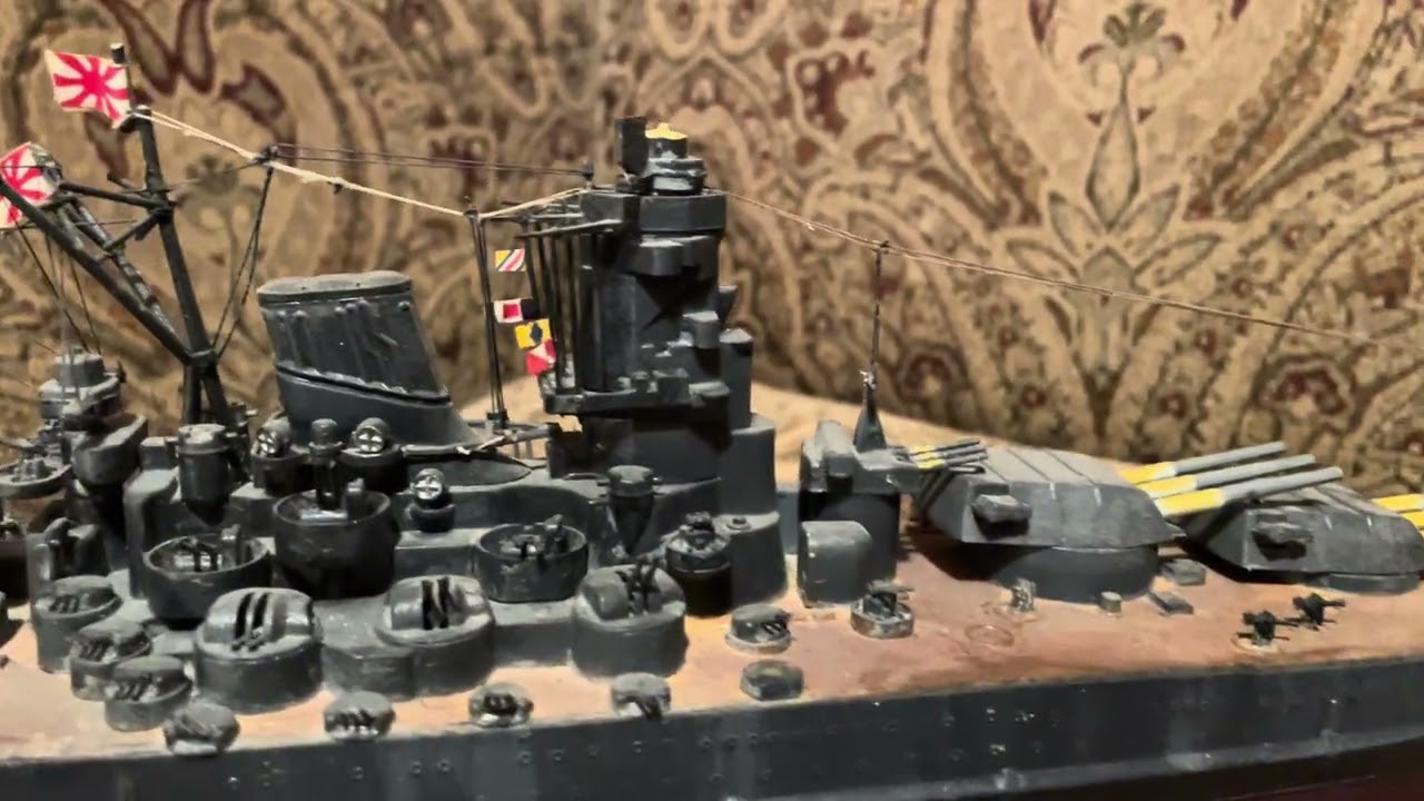 1/200 scale Battleship Yamato with Japan's WW2 period anthem.