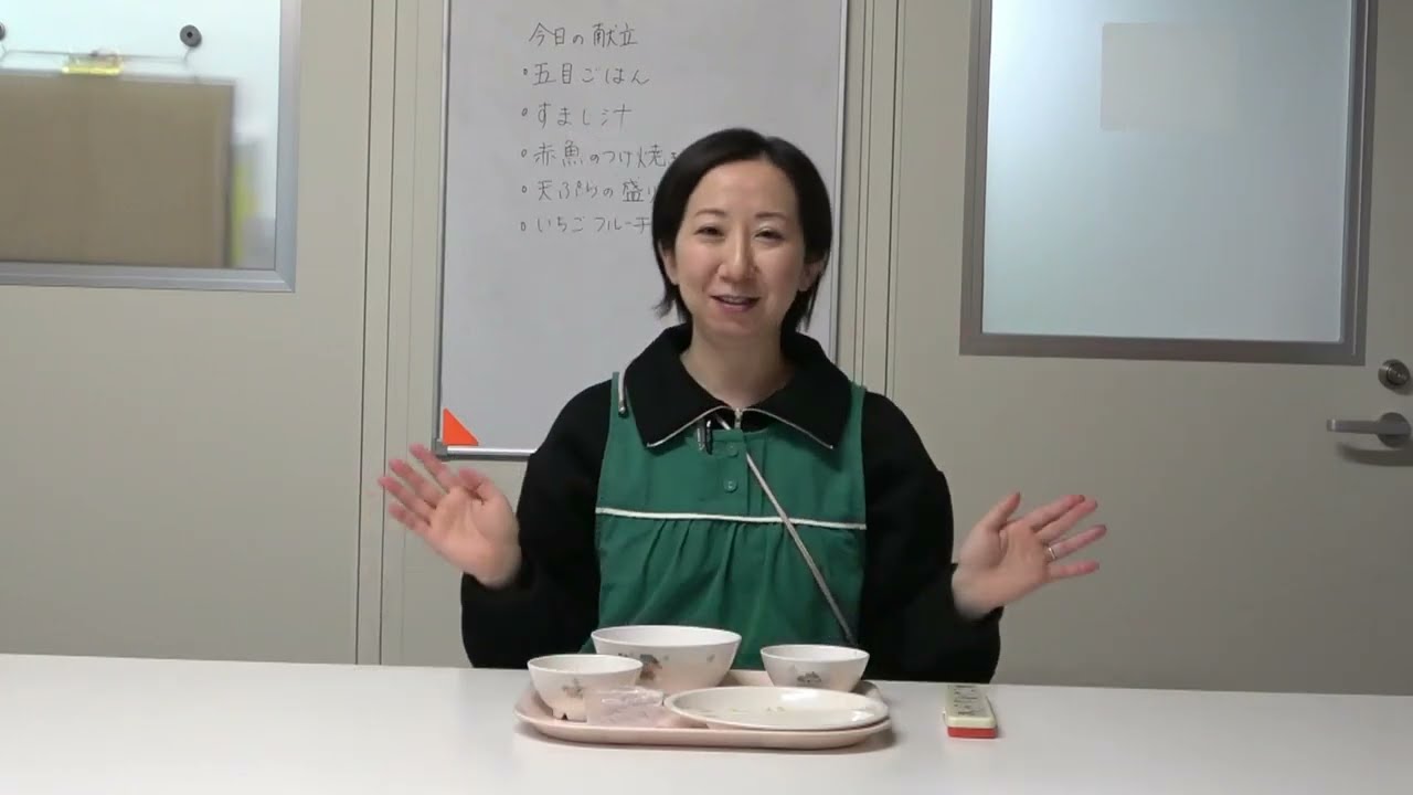 ともべ幼稚園　今日の給食「年度末スペシャルメニュー」を食べる