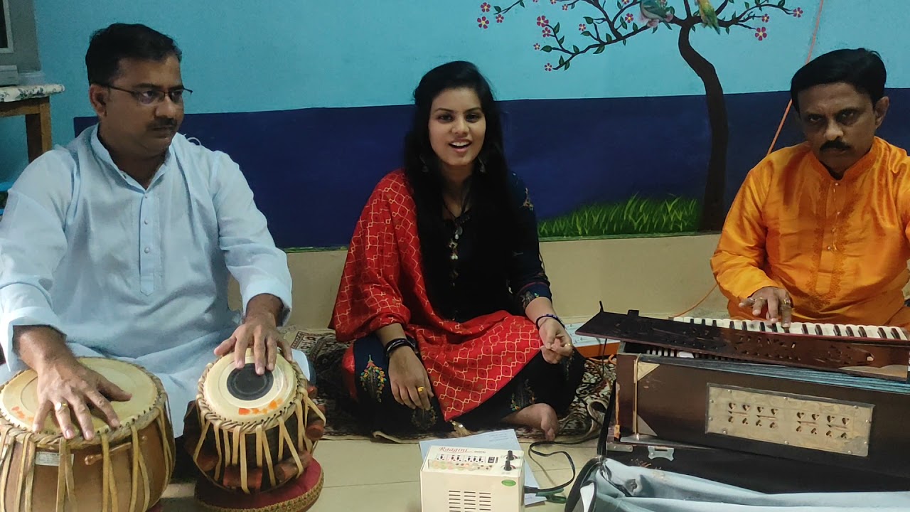 Bhaav Geet - Hasle Mani Chandane (हसले मनी चांदणे) by Swarali Vasaikar