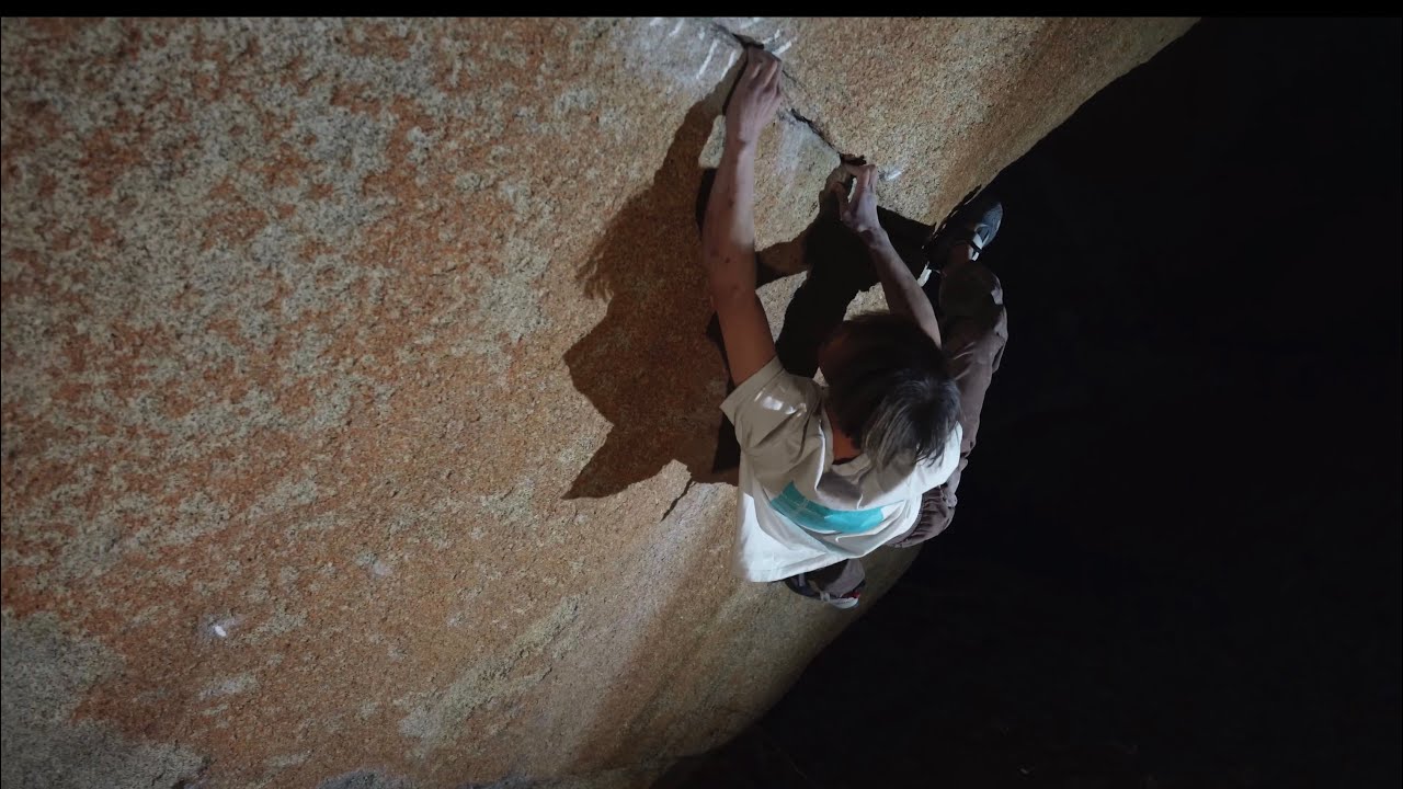 Naoki Shimatani - Fantasmagoria(V15/五段+) First Ascent