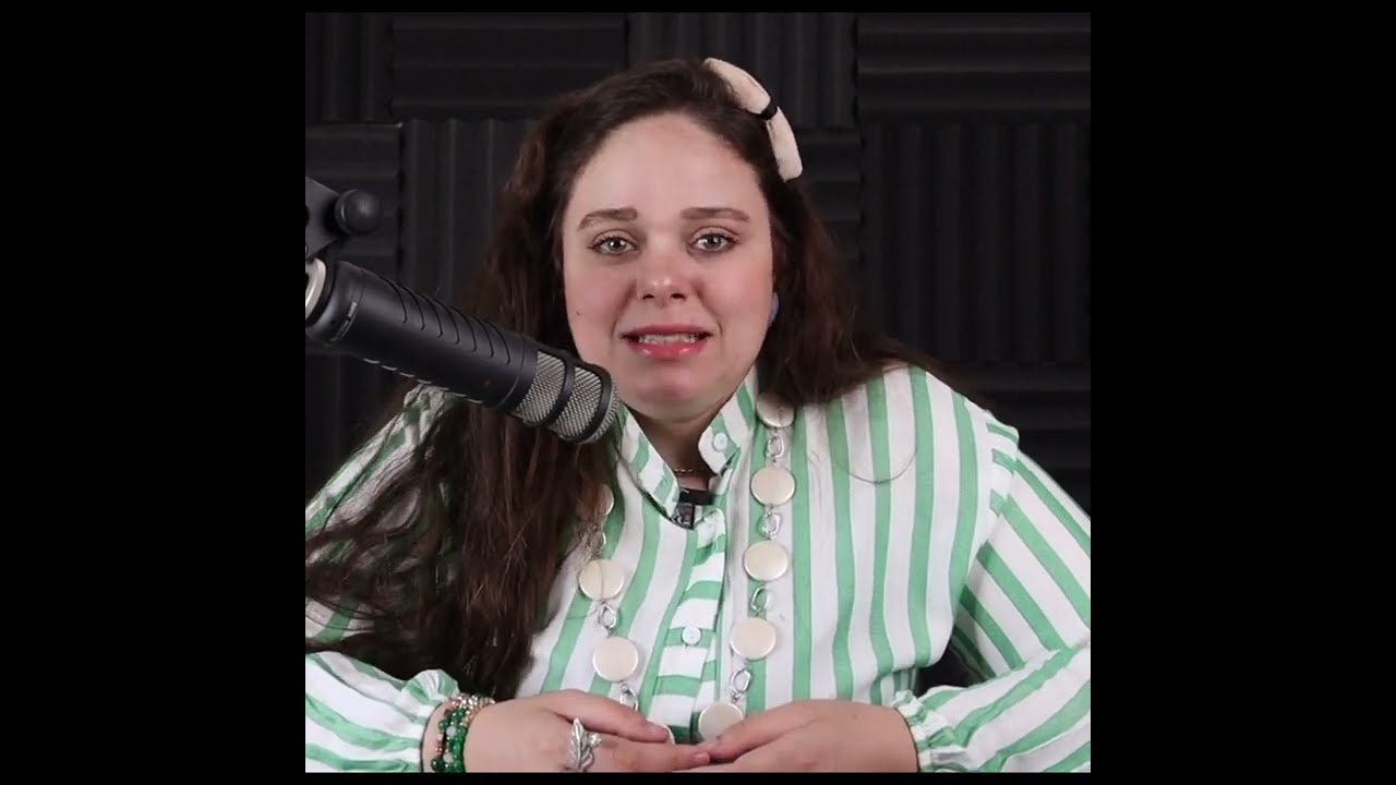 اخت جوزي حكمت عليه وانا في الكوشه اغسل وشي و اشيل الميكب ! و انا  وافقت ومقدرش اقول لا والسبب اني😱