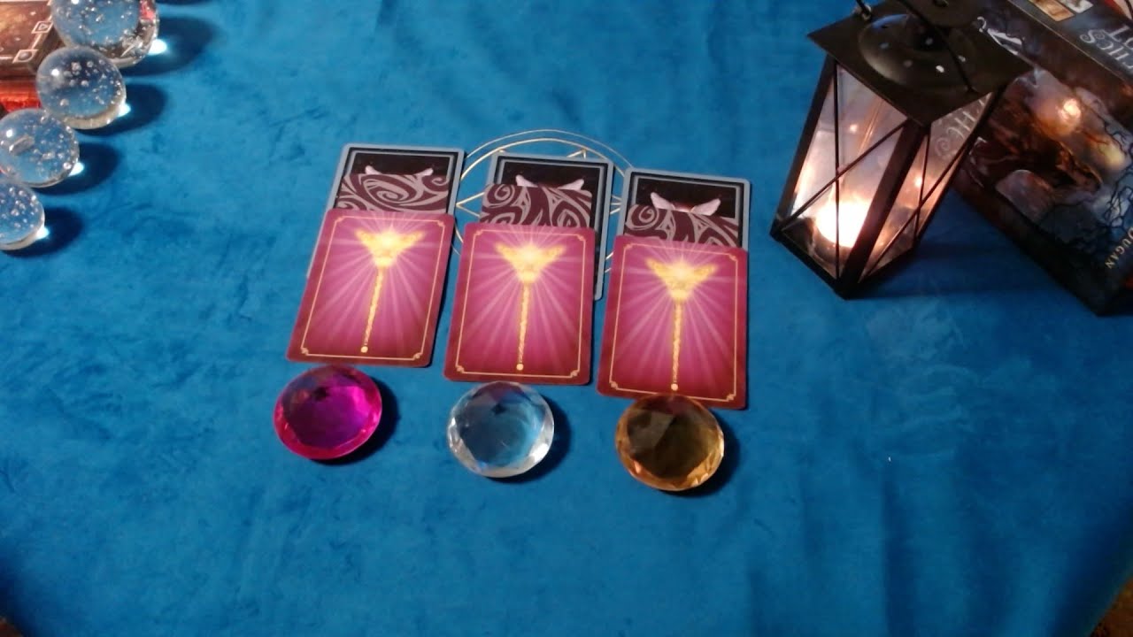 Výklad tarotu: Vaše cesta za láskou..Kdo konktrétní na ní čeká??Kde a kdy se potkáte??