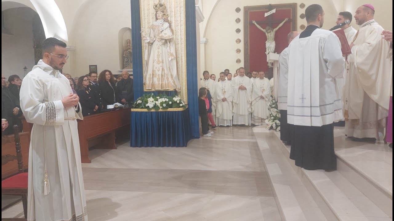Don Domenico è diacono della Chiesa di Dio: liturgia dell'ordinazione