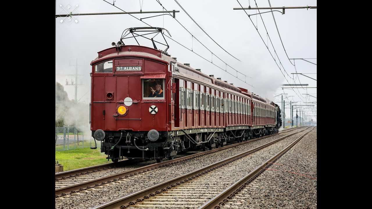 THE EARLY 1900s Heritage Train - The Electric Tait and Steamer A2 986.
