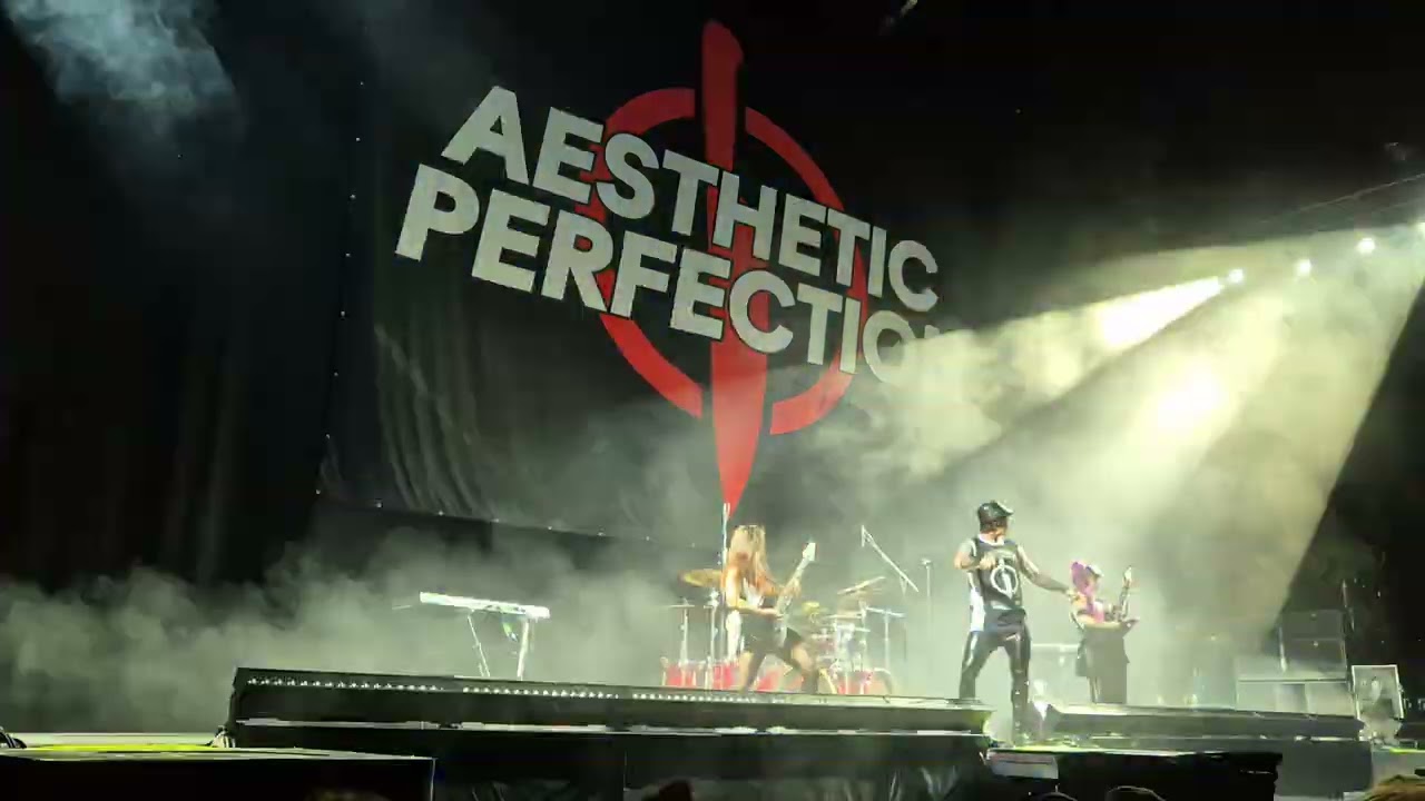 Aesthetic Perfection – Bad Vibes (Live Budapest 2025, MVM Dome)