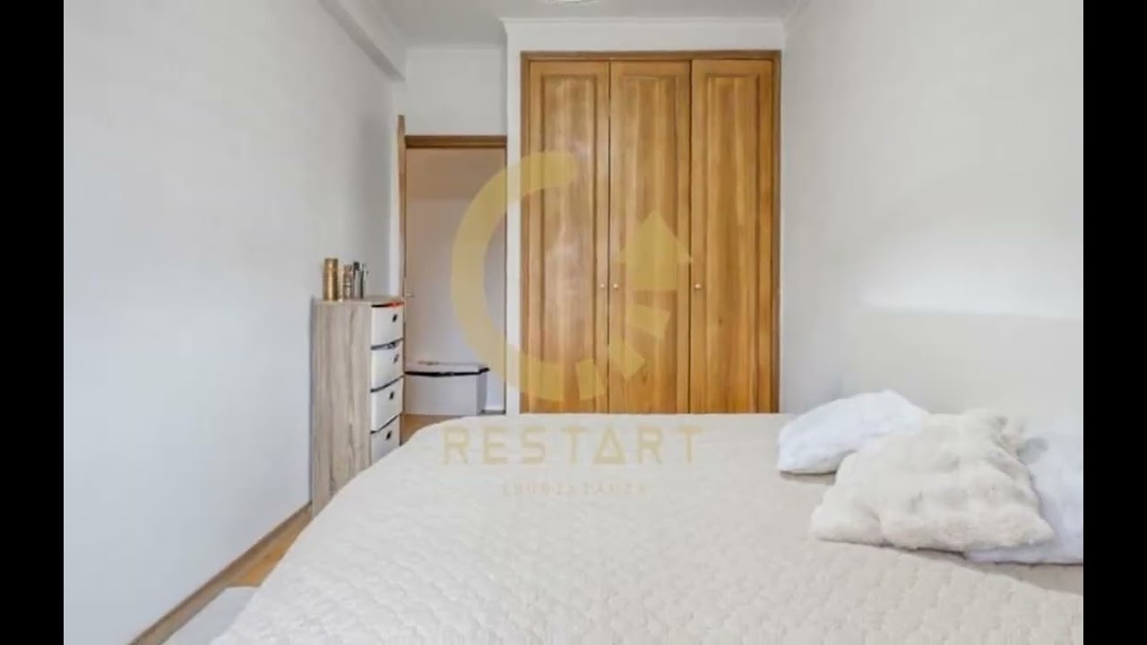 Apartamento T1+1 à venda em Pedroso - Rua do Casal