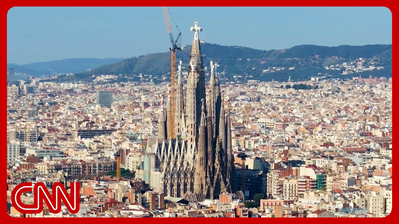 As Sagrada Fam&iacute;lia enters final phase, residents fear being forced out
