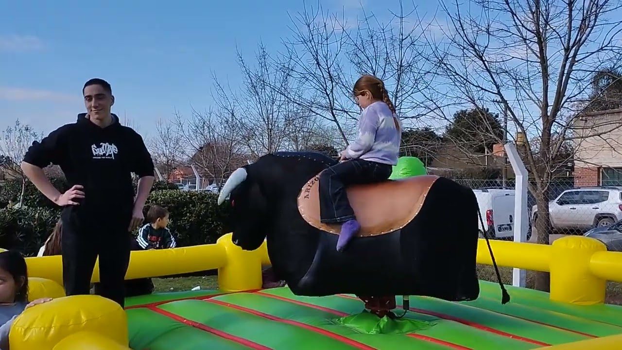 Sofi en el toro loco