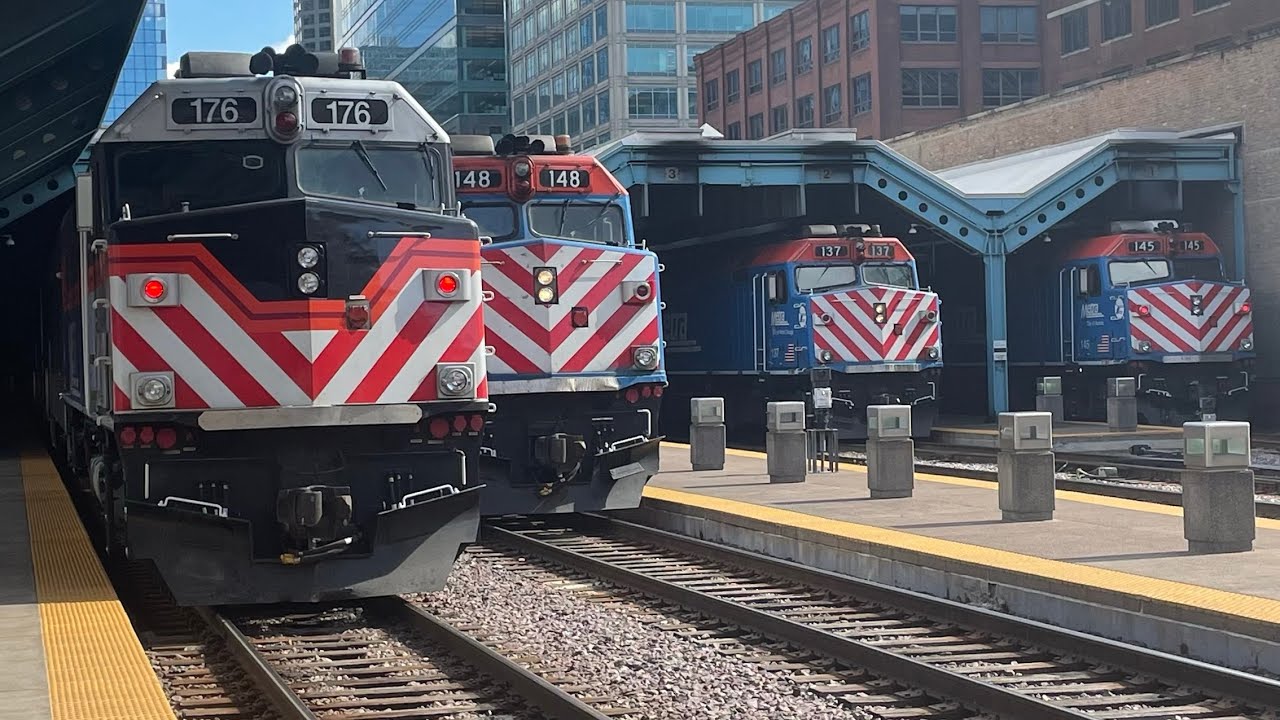 Железнодорожный вентилятор на линии Metra/Union Pacific West и в некоторых популярных местах в це...