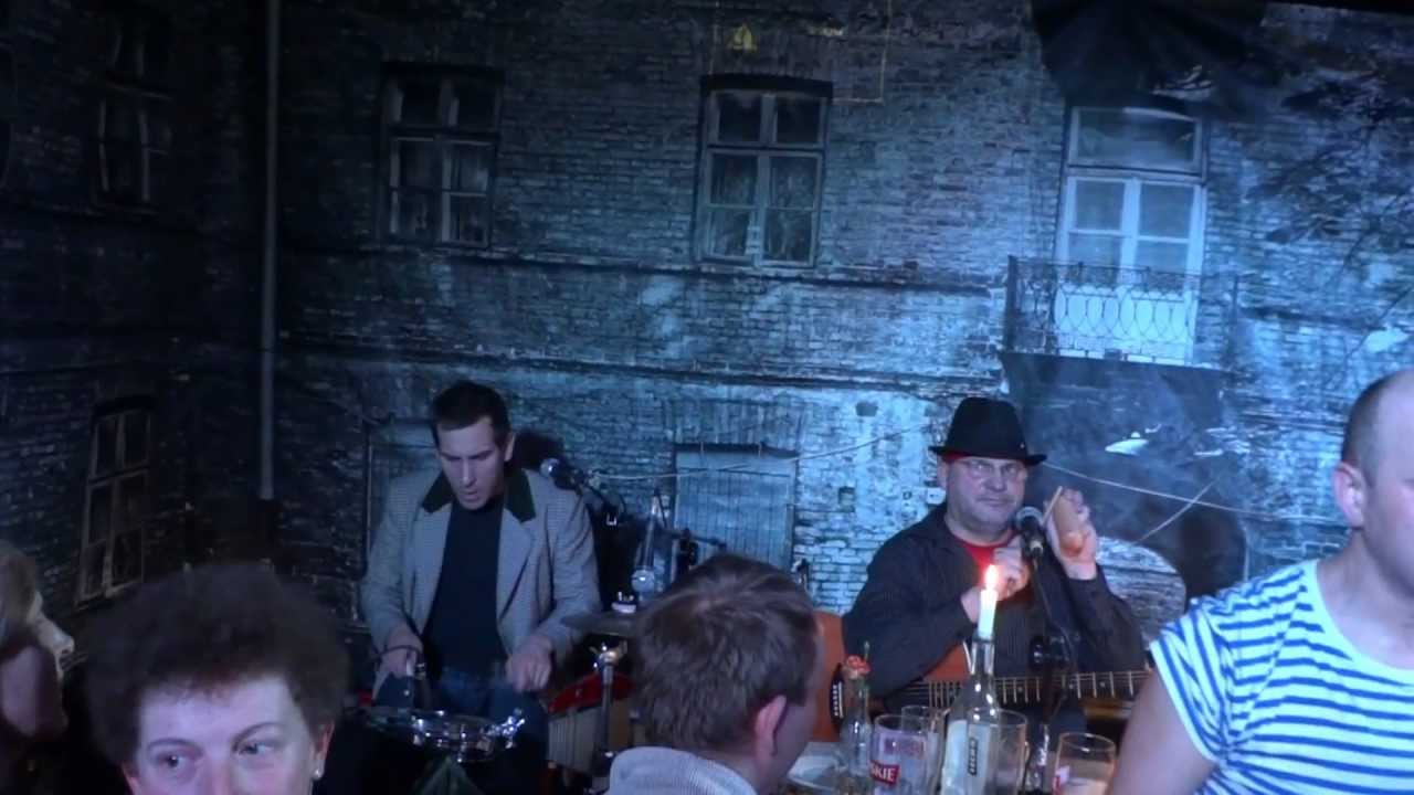 Menele - Czarny chleb i czarna kawa
