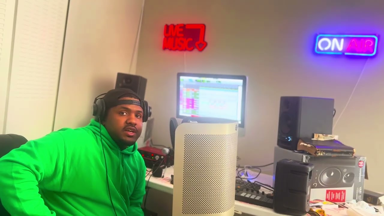 In The Studio Vlog Part 1 