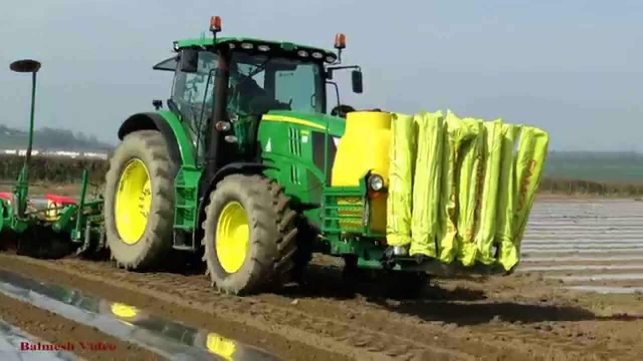 Drilling Maize with John Deere 6170R - plus Fastrac inchage.