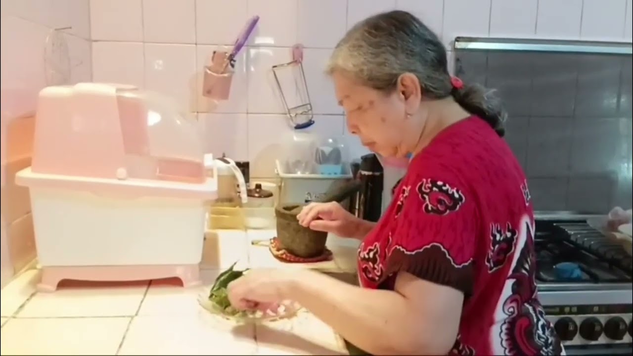 Vlong hari ini mama  mau bikin makanan ikan kakap kuah kuning asam pedas  pontianak brica AE3x 