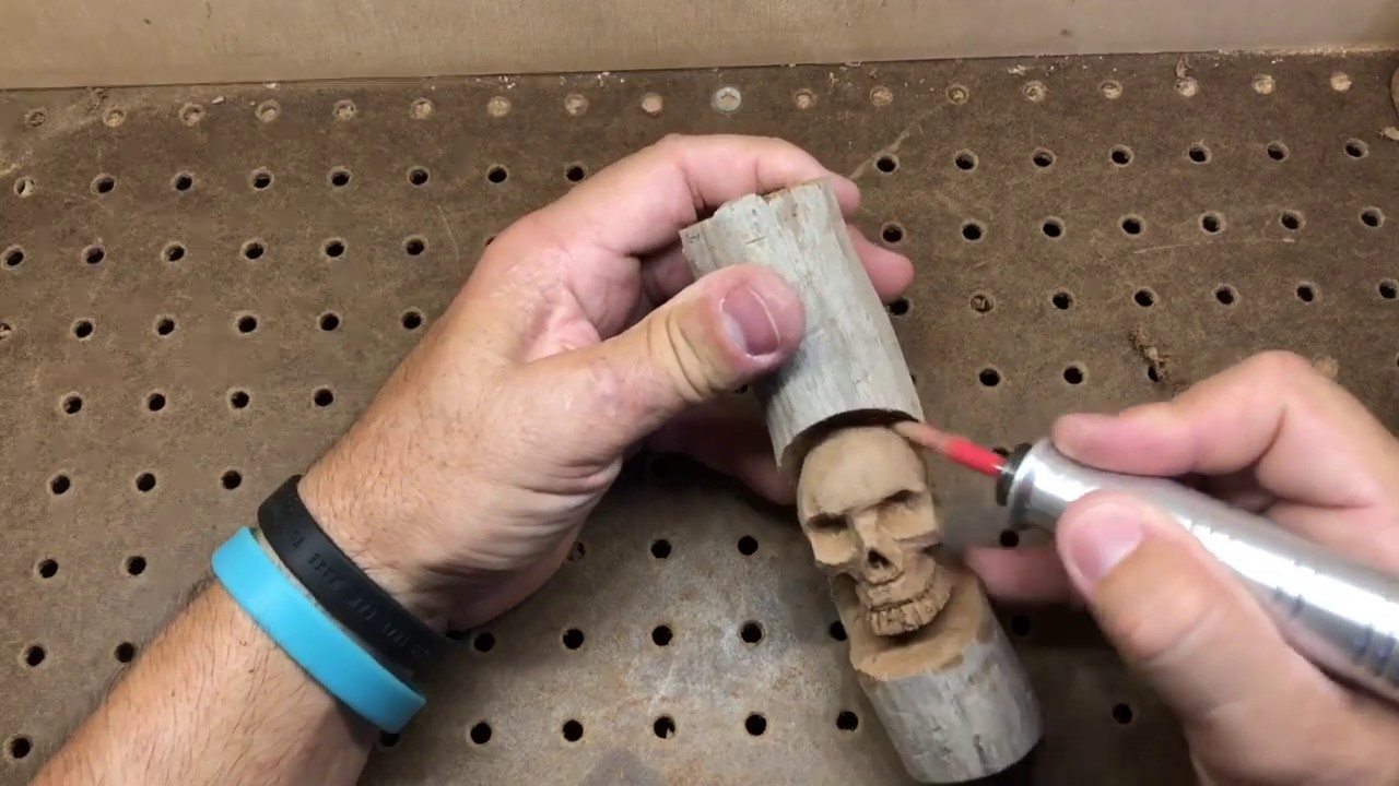 Wooden Skull -slower version- power carving 
