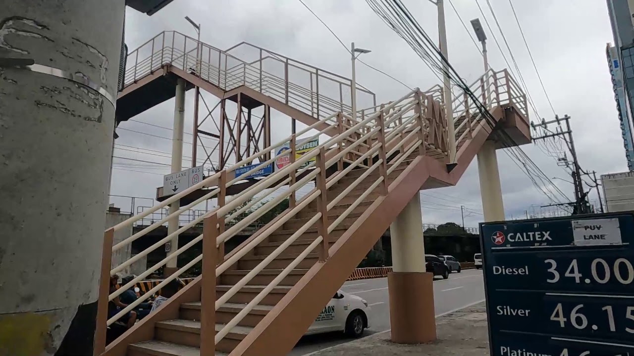 Ascending and Descending 9 Meter High Foot Bridge in Quezon City | Mt. Kamuning
