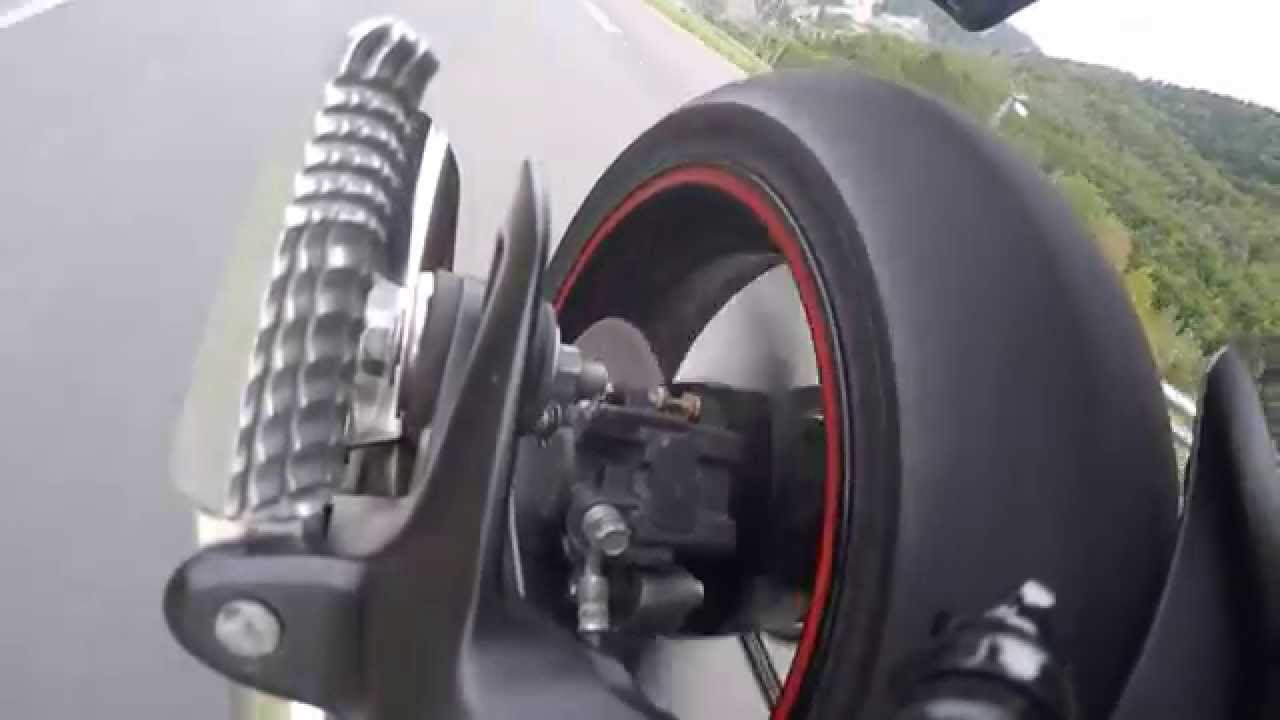 Suzuki GSR 750 Acceleration 0-120
