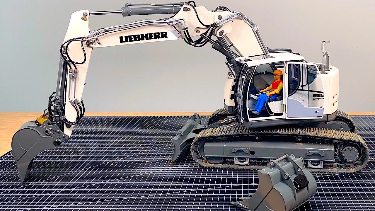 REVIEW of AMAZING RC EXCAVATOR with hydraulic quick coupler I RC Truck Action Studio