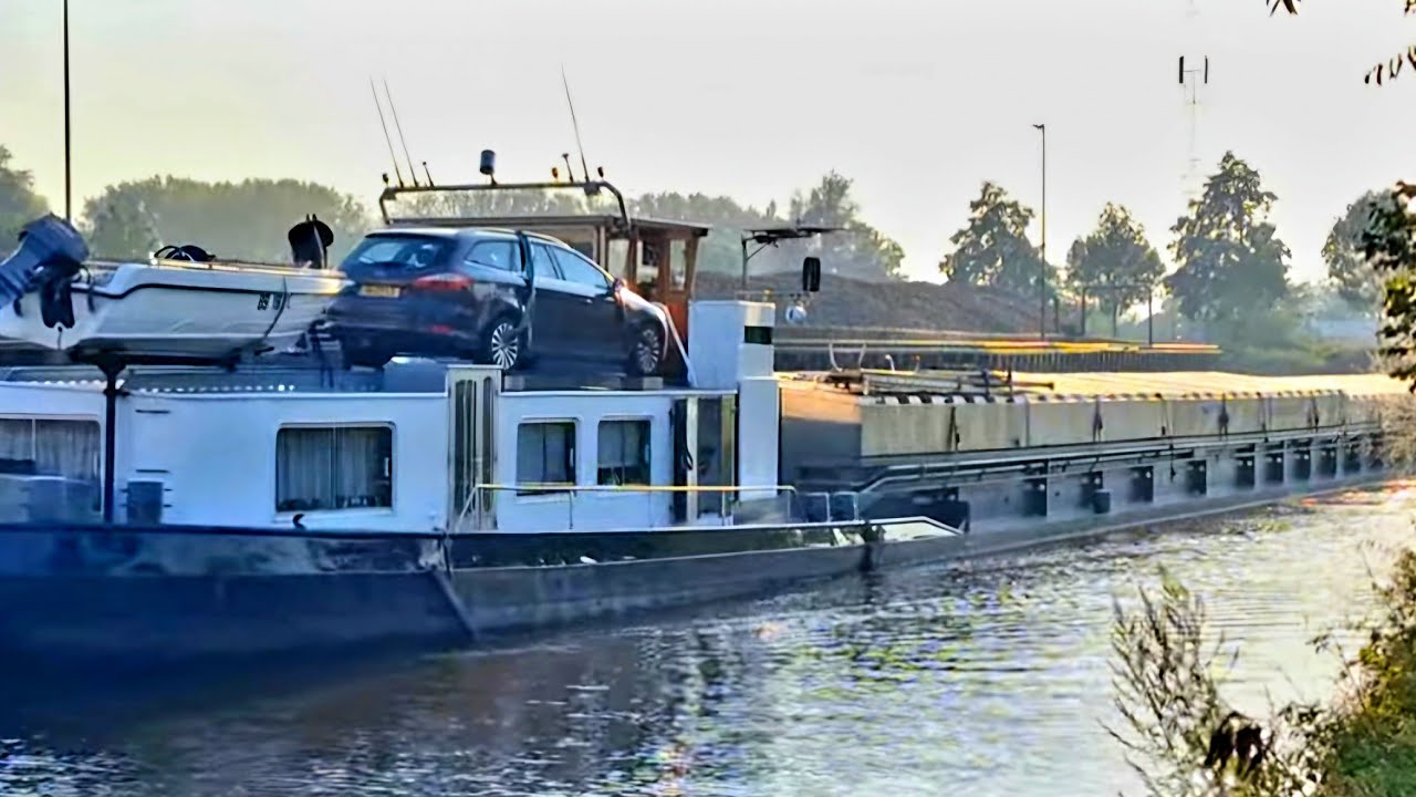 ⚓️De 85 mtr lange WILLEM PETER achteruit op het smalle HOENDIEP ⚓️
