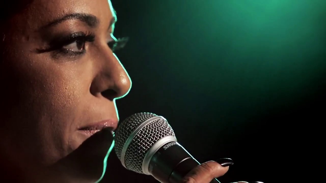 Samantha Canta Elis Regina
