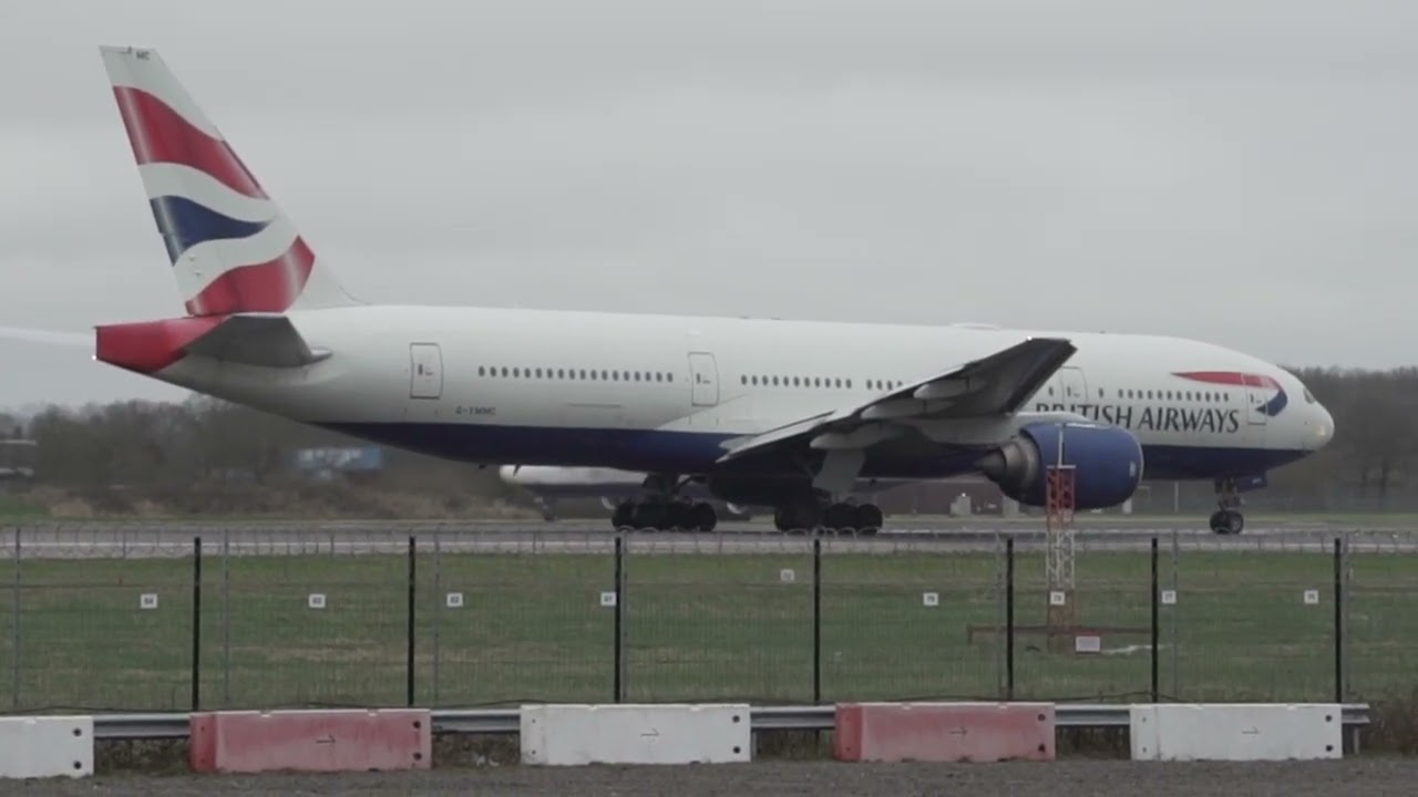 Loud British Airways Boeing 777-200ER take off from London Gatwick