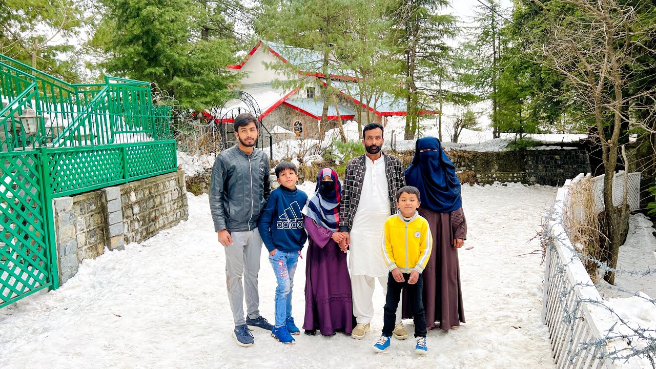 Finally Snow Dekhne Aa Gaye 😍