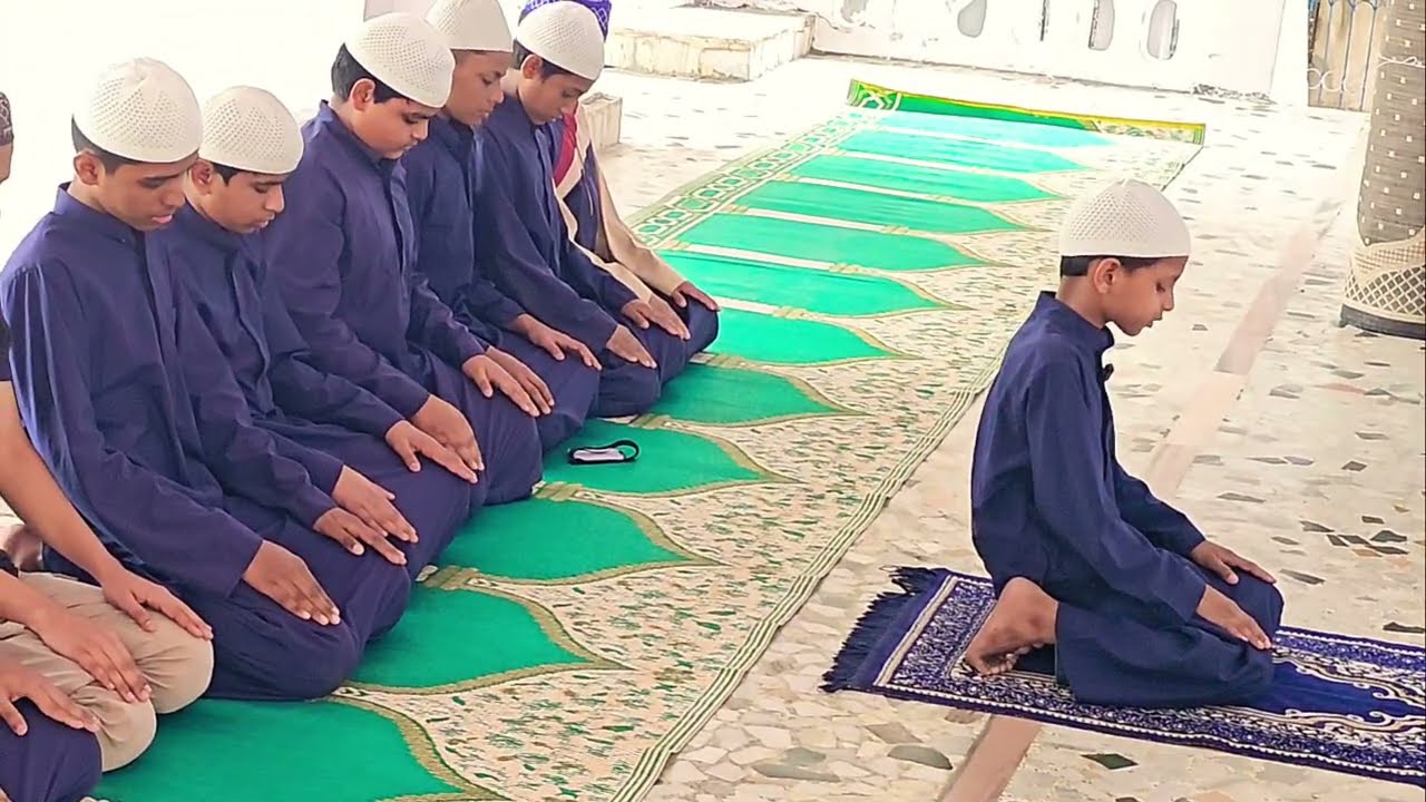 Namaz padhata hua nanha Student #Islamicwithstudents #HabibaAcademyKurla(W)Mumbai #subscribe #share 