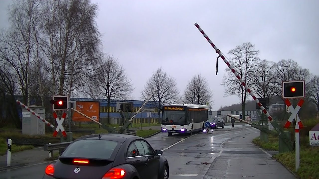 Spoorwegovergang Oldentrup (D) // Railroad crossing // Bahnübergang