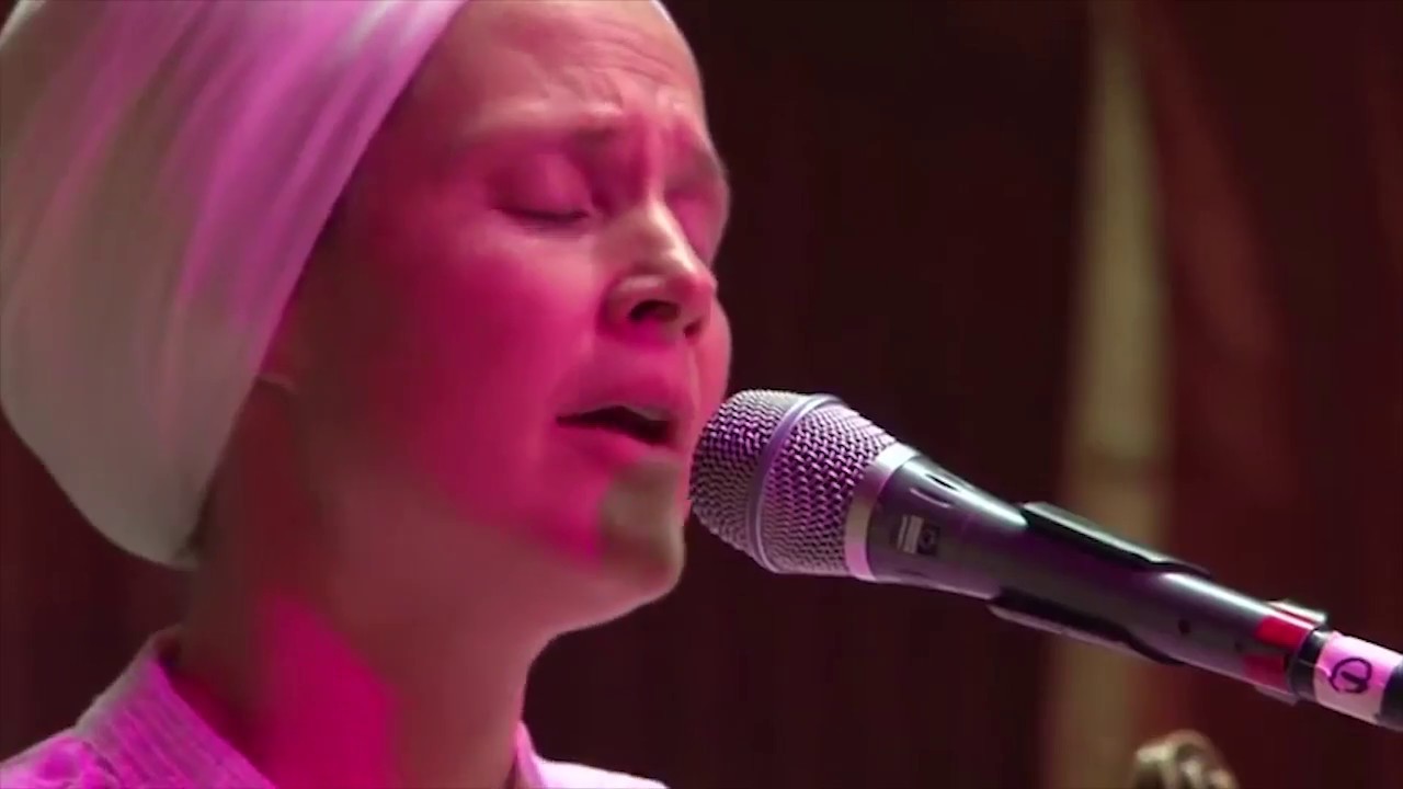 Sneak Peek: Kundalini Yoga  Healthy Body Fearless Spirit with Gurmukh & Snatam Kaur