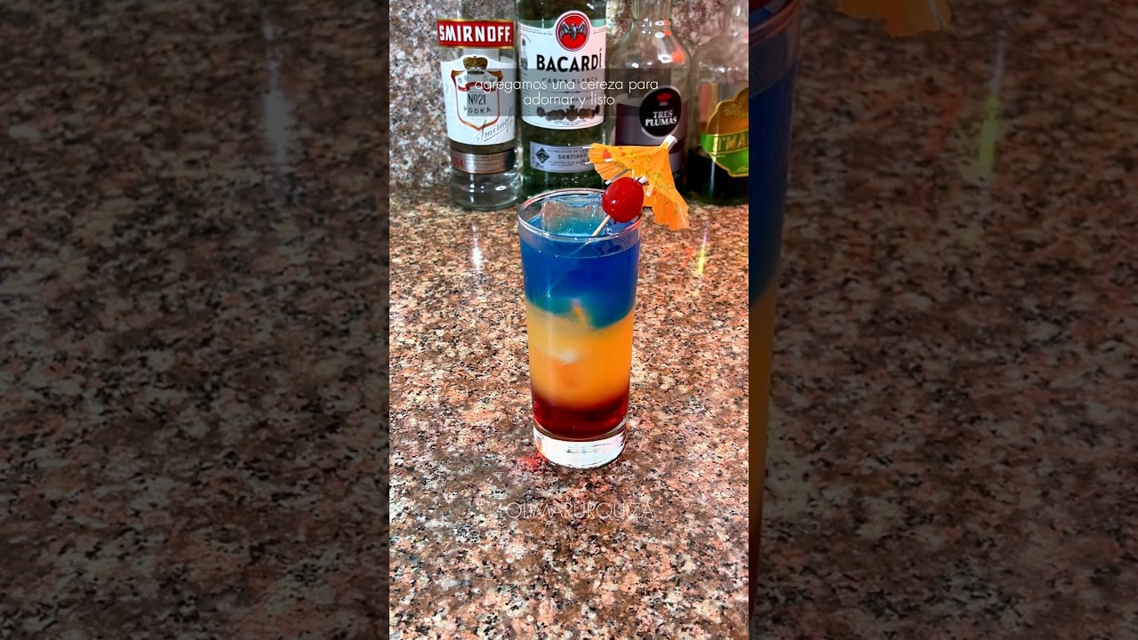 Cóctel fácil con ron, naranja y blue curacao 