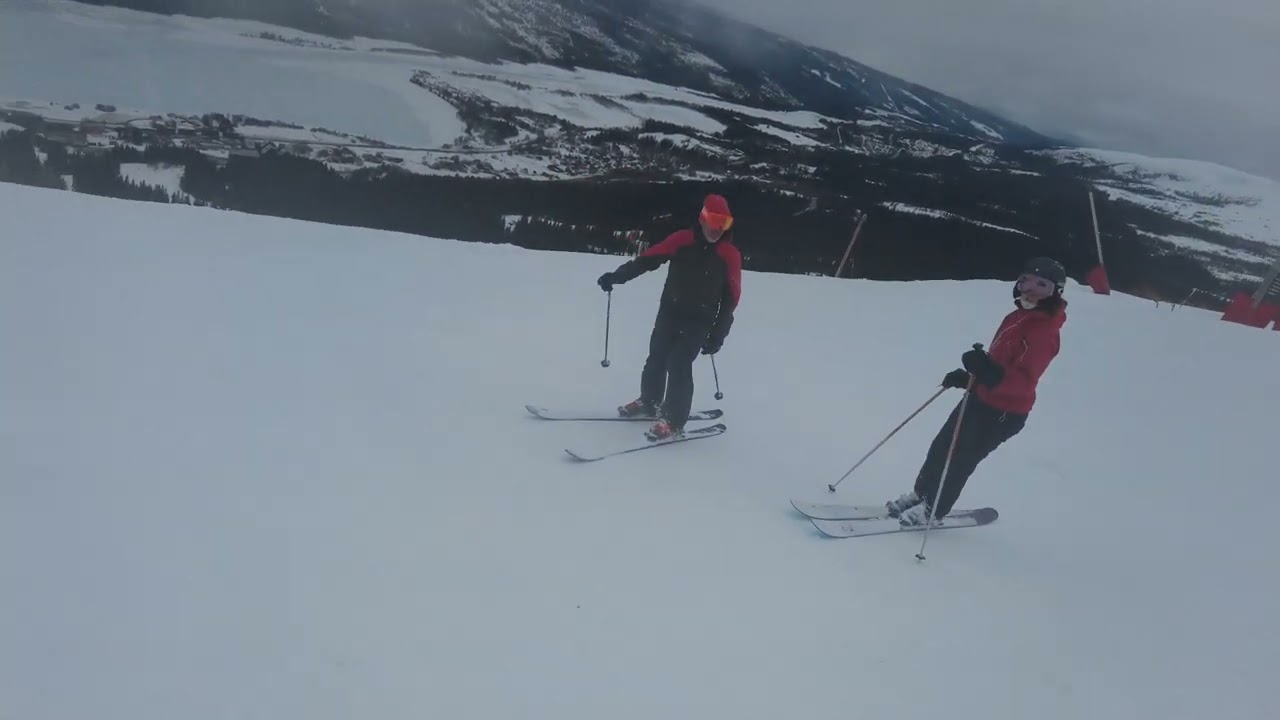 Skiing in Åre, Sweden; Åre Topp Platå (1274 m) to Åre village (389 m)