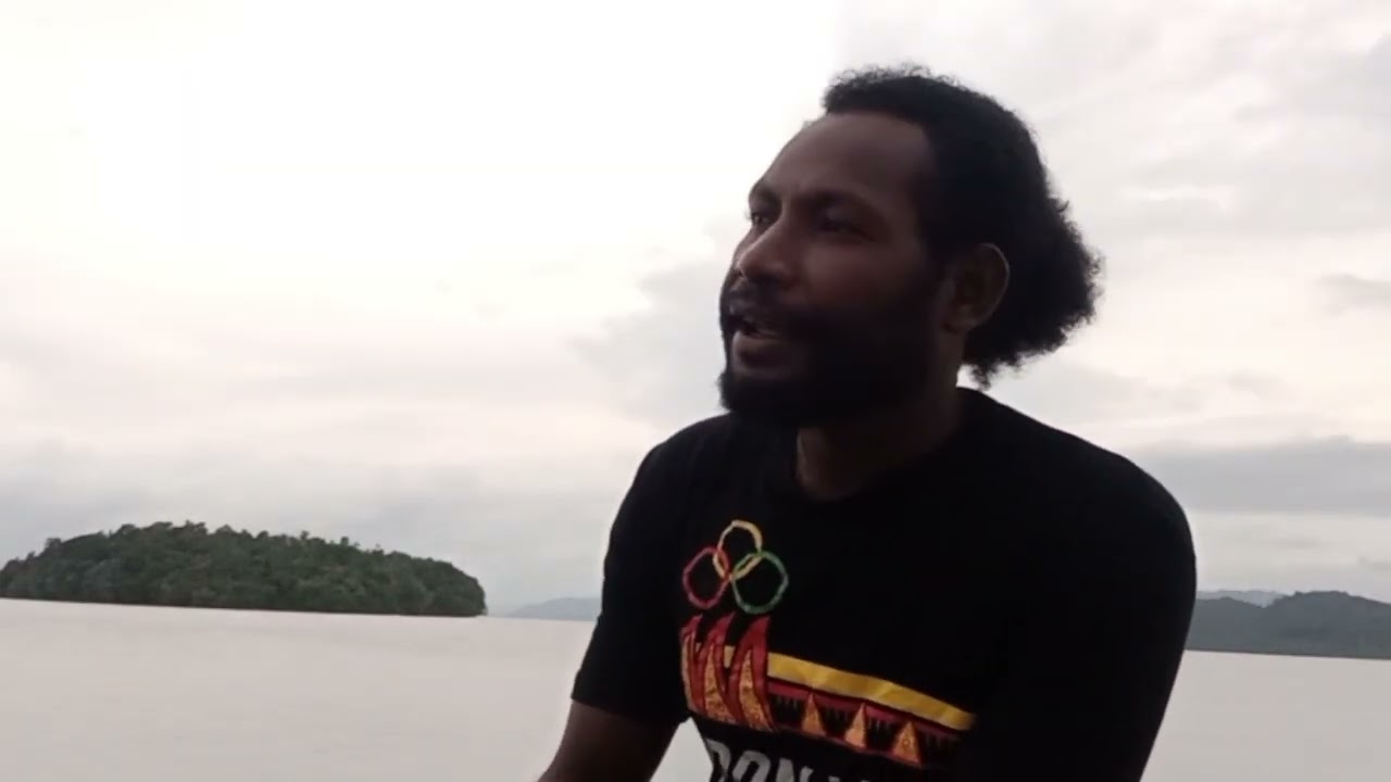 LADA  POP PAPUA SEDIH BAHASA BIAK - - AWINO YASWAR AU KAKU. (MV)