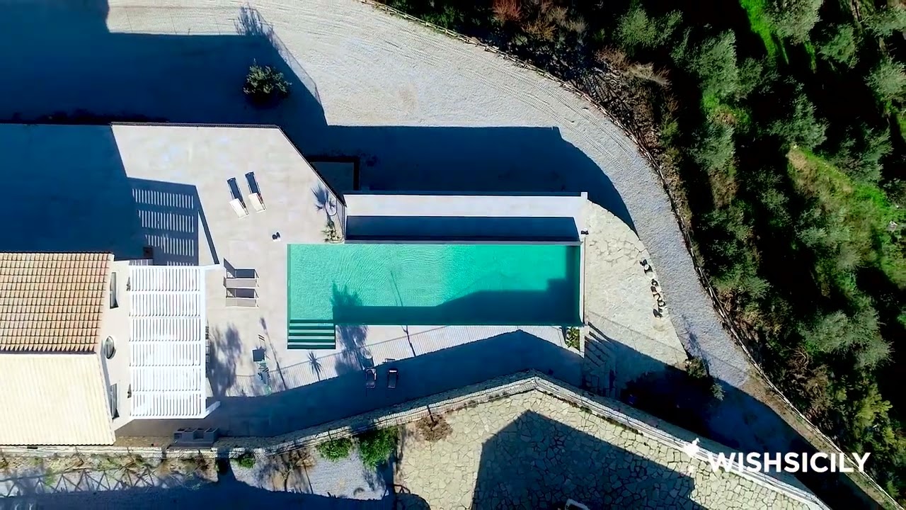 Villa Dionisio: luxury villa in Sicily with a stunning pool and sea view