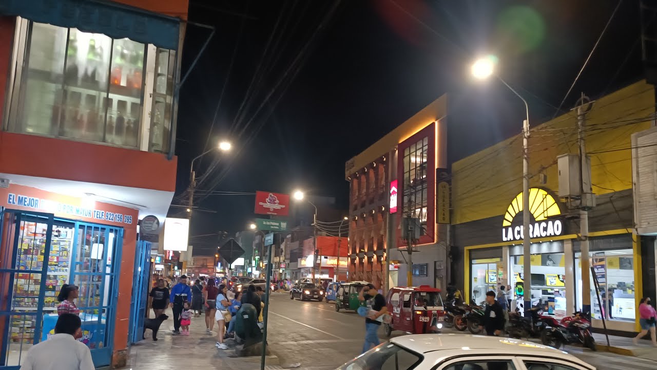 MOVIMIENTO COMERCIAL EN HUACHO DE NOCHE EN VIVO