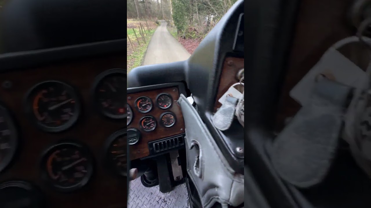 2000 Peterbilt 320 COE