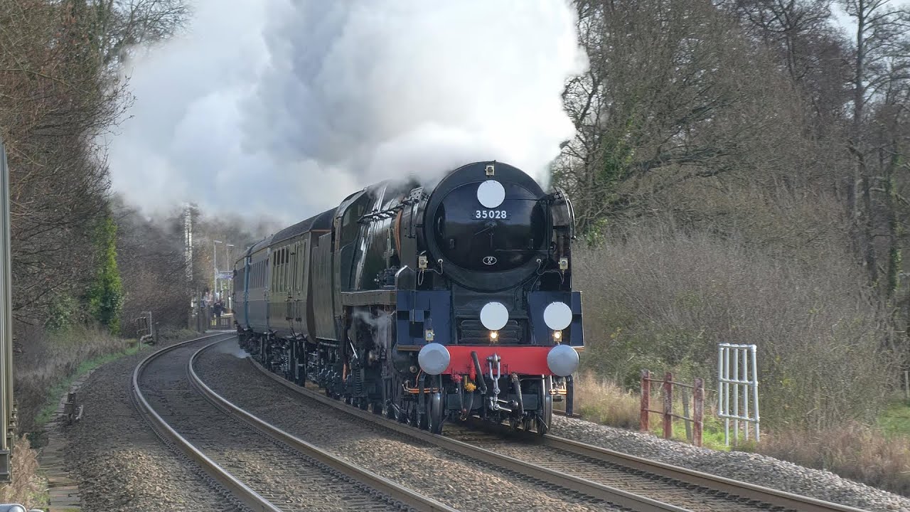 35028 Clan Line through Sussex to Salisbury on 'The Bath & Bristol Christmas Express' - 14.12.24
