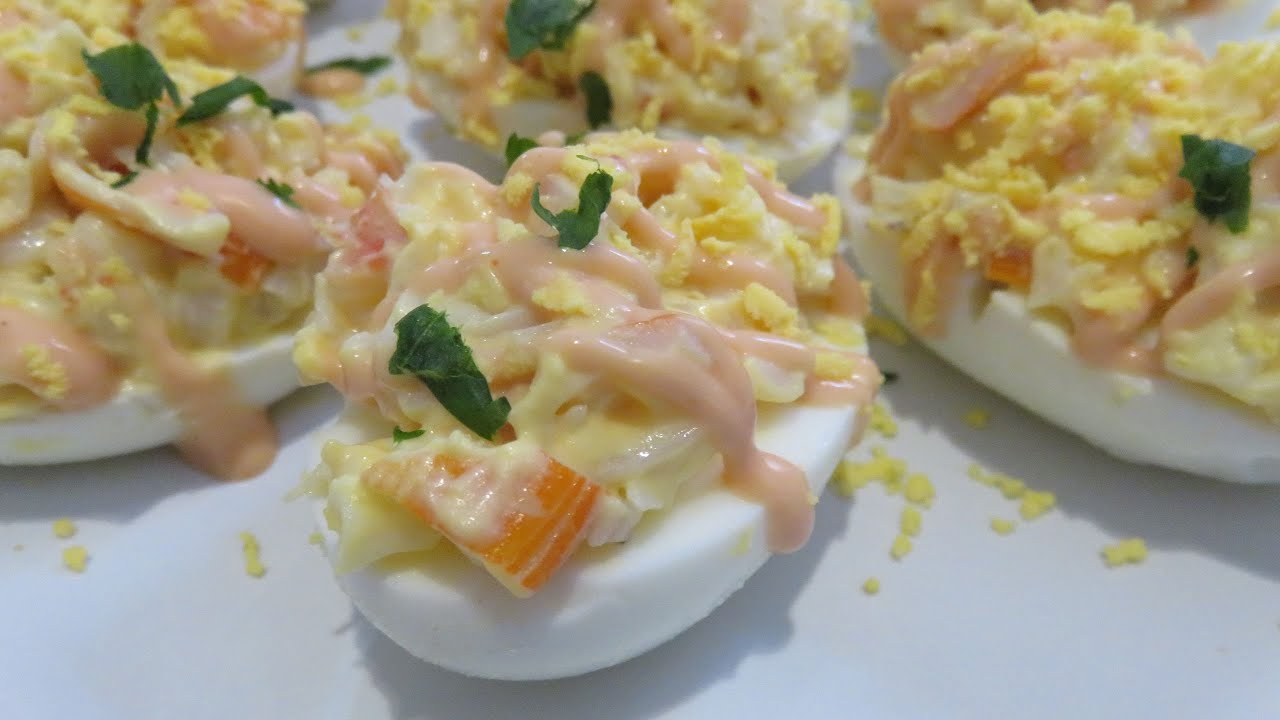 Cómo hacer Huevos Rellenos de Surimi y Gambas