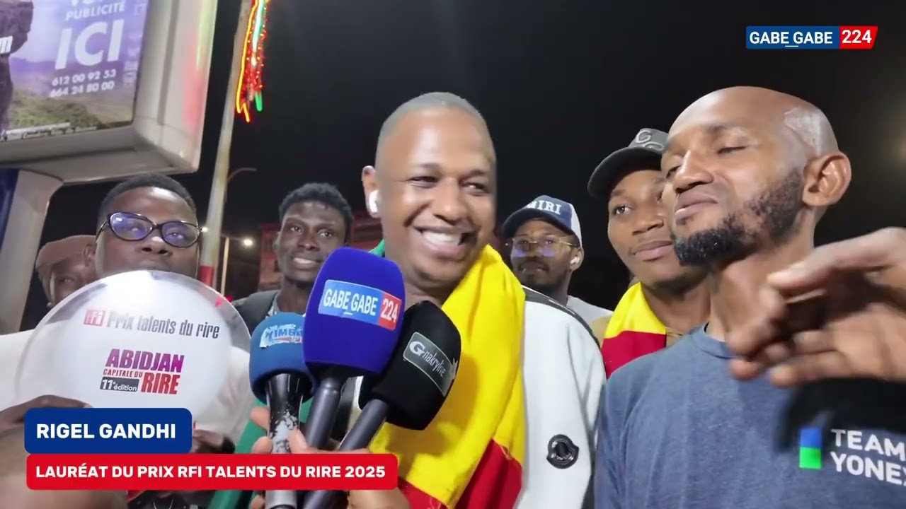 RIGEL GANDHI LAUREAT DU PRIX RFI TALENTS DU RIRE EST EN FIN A CONAKRY AVEC SON NOUVEAU TROPHÉE 🏆