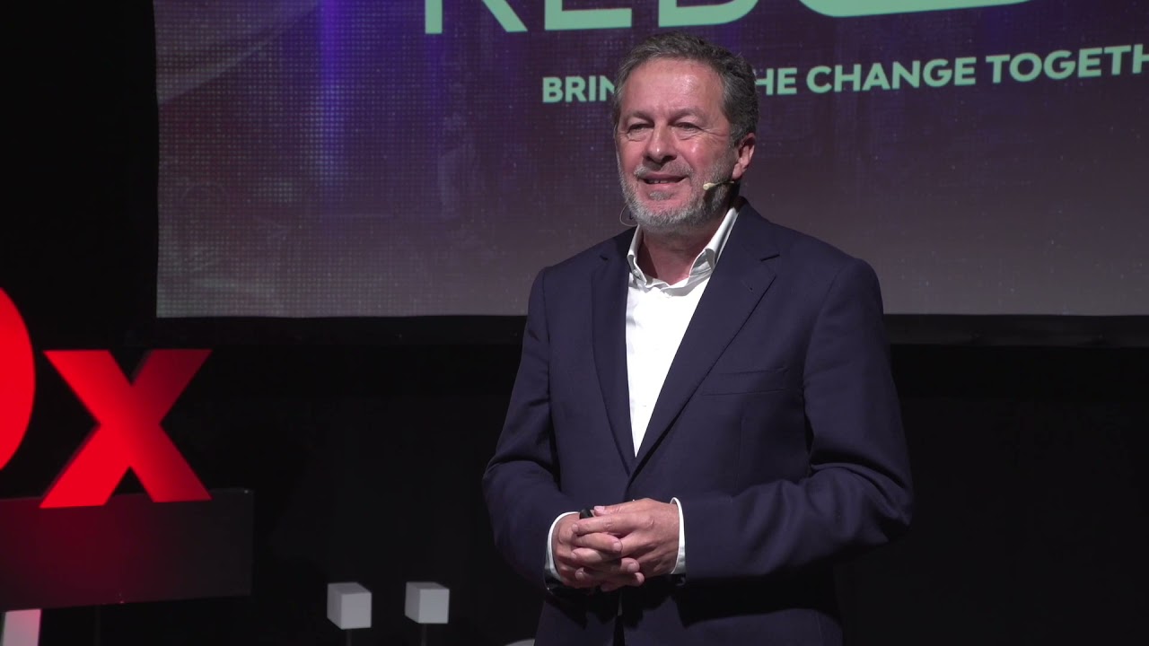 Si los clientes supieran como trabajamos, no nos comprarían | Antonio Muñoz | TEDxUNebrija