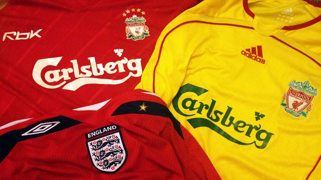 Моя коллекция футболок (в основном «Ливерпуль»)