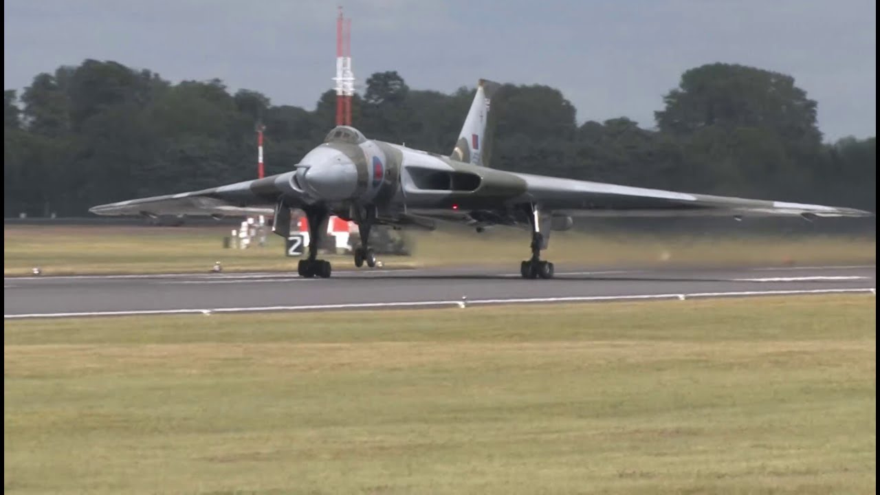 Avro Vulcan at RIAT 2011 – No Commentary, Just That Iconic Roar