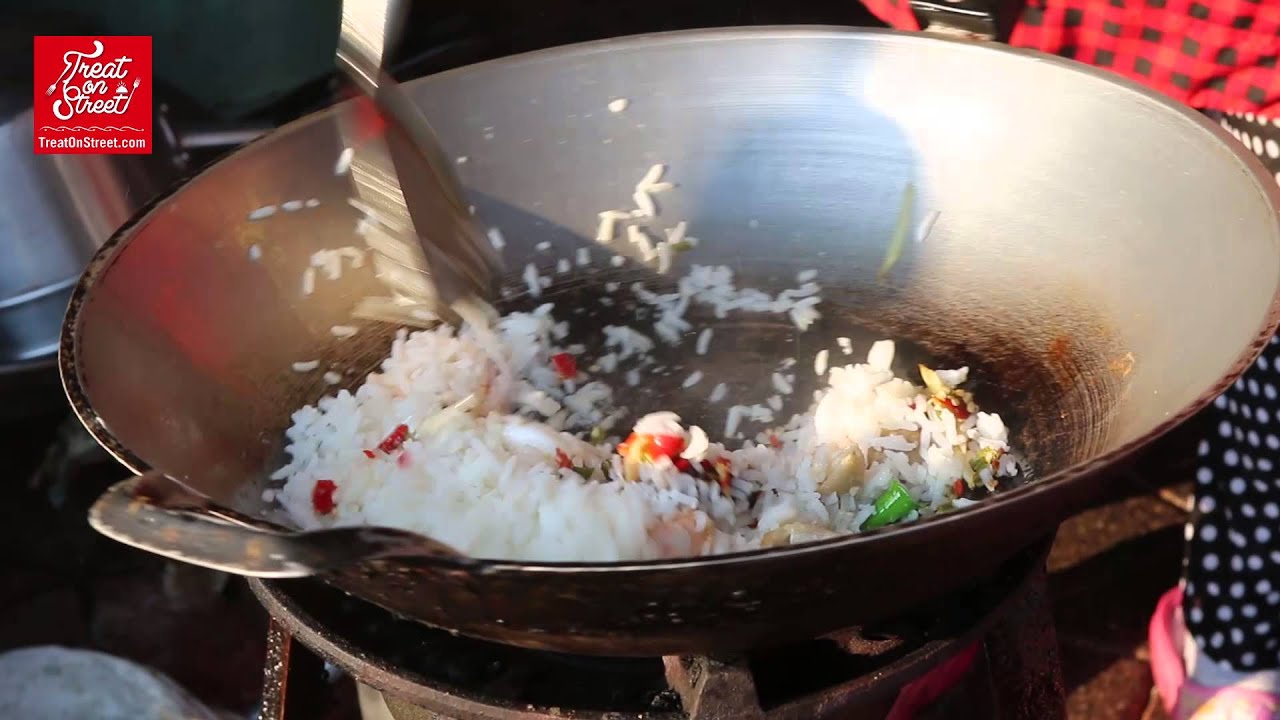 Bangkok Street Food | Thai Spicy fried Rice With Shrimp, Squid And Lemon Grass | Popular Street Food